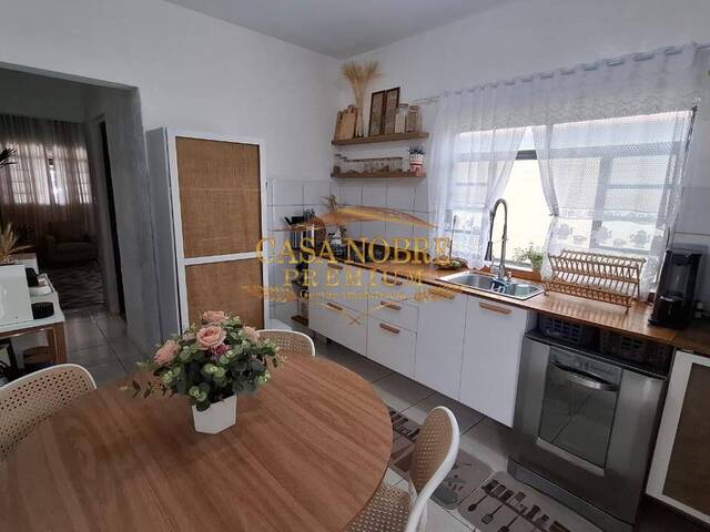 Casa para Venda em São José dos Campos - 4