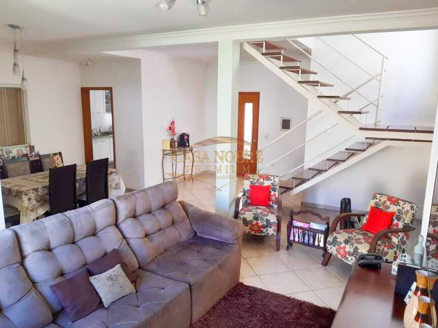 Casa, 4 quartos, 220 m² - Foto 2