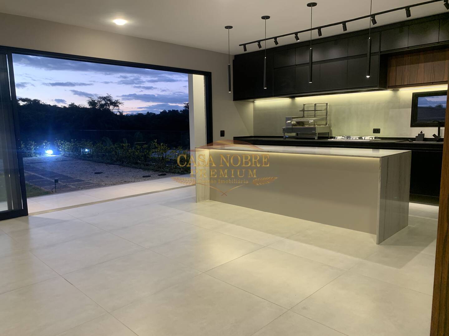 Casa, 4 quartos, 434 m² - Foto 1