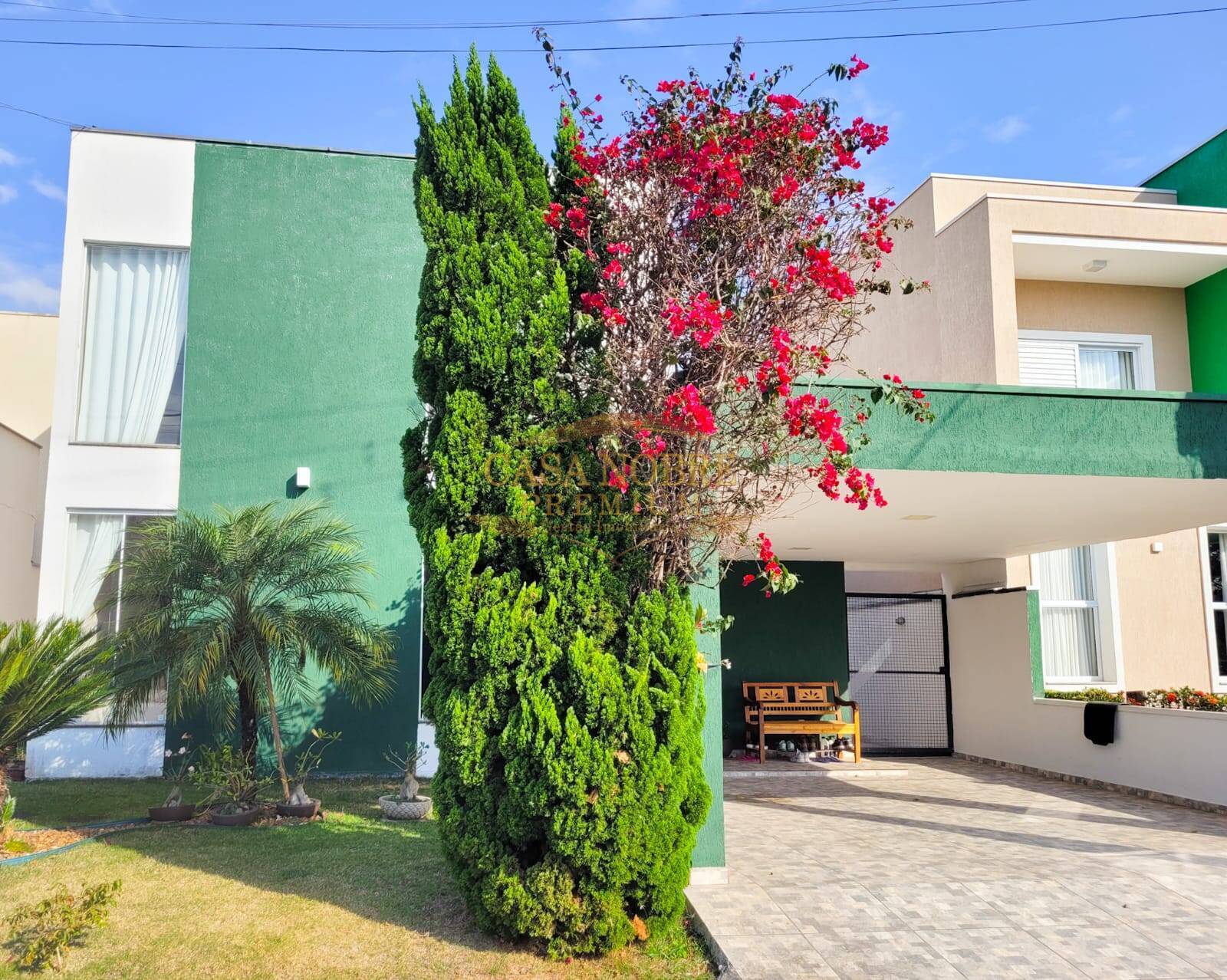 Casa, 3 quartos, 199 m² - Foto 1