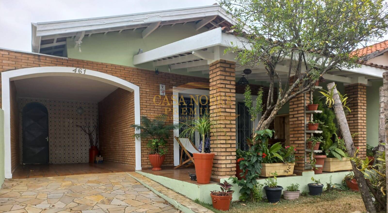 Casa, 3 quartos, 201 m² - Foto 1